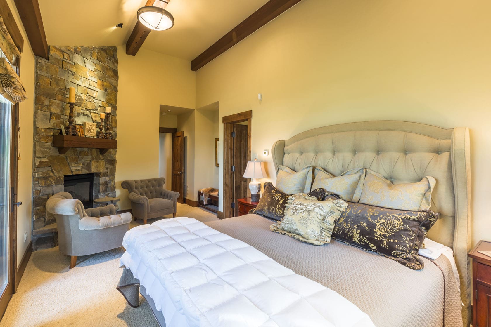 ruby-valley-vista-montana-house-for-sale-master-bedroom