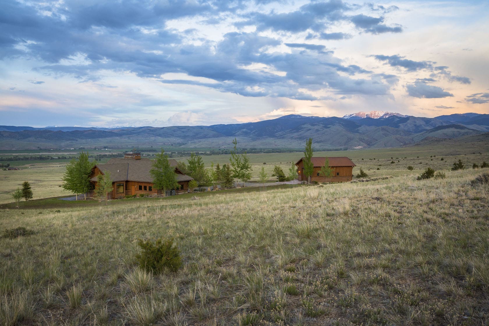 ruby-valley-vista-montana-ranches-for-sale-main-home-garage
