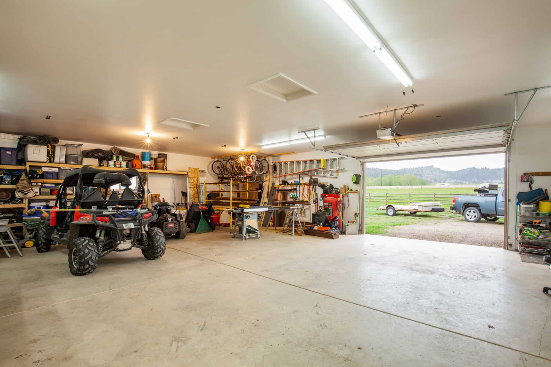 large garage montana missouri river getaway
