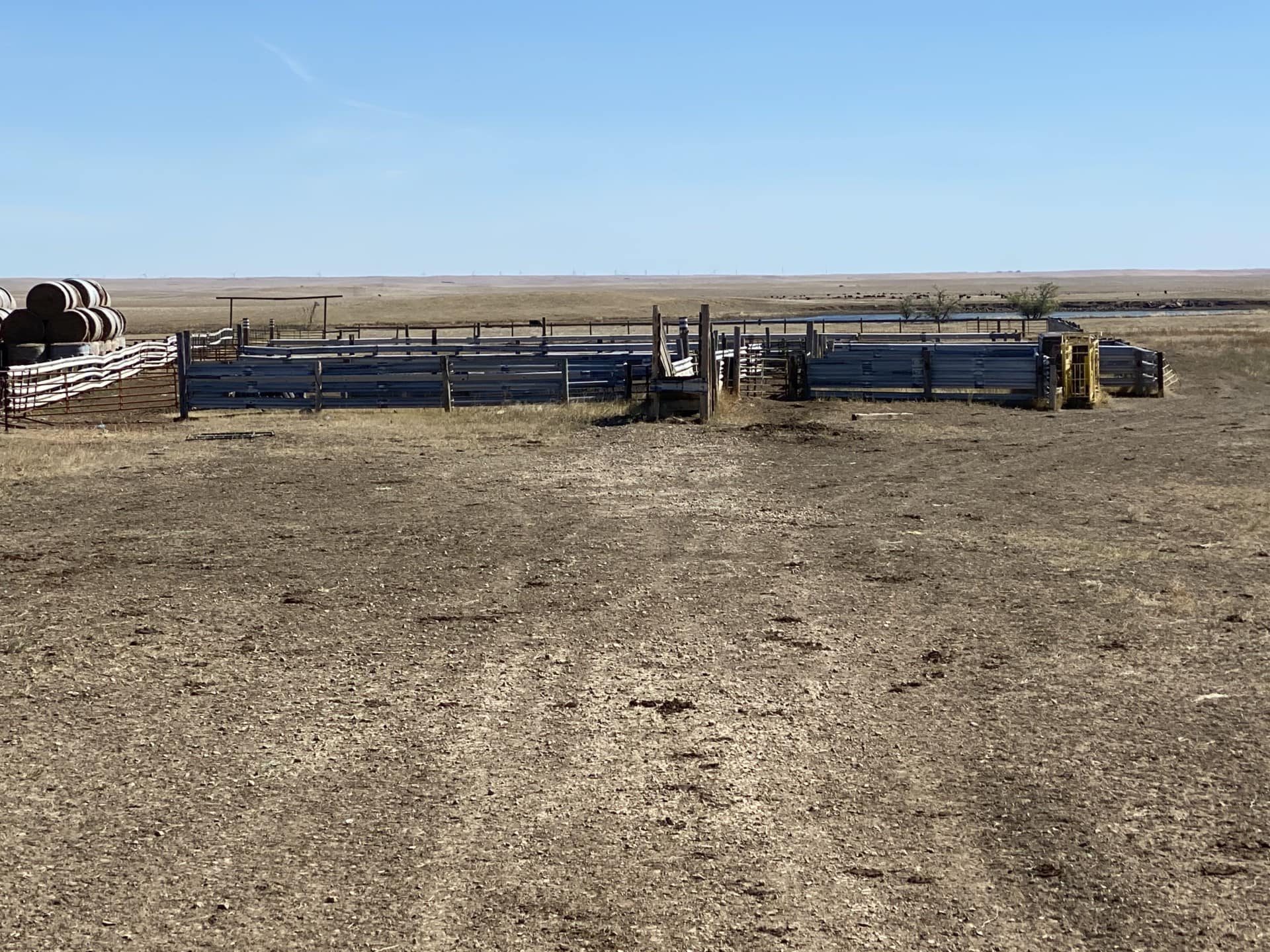 stock loading ramp south dakota northern plains grassland cattle ranch