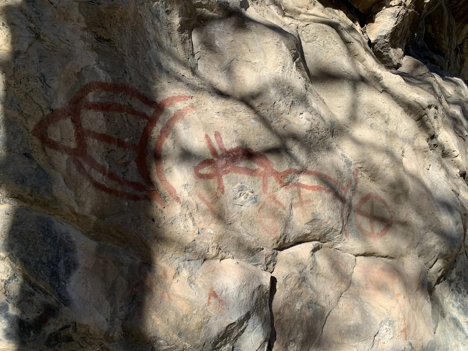 Indian Petroglyphs Rock Wall Washington McLoughlin Falls Retreat