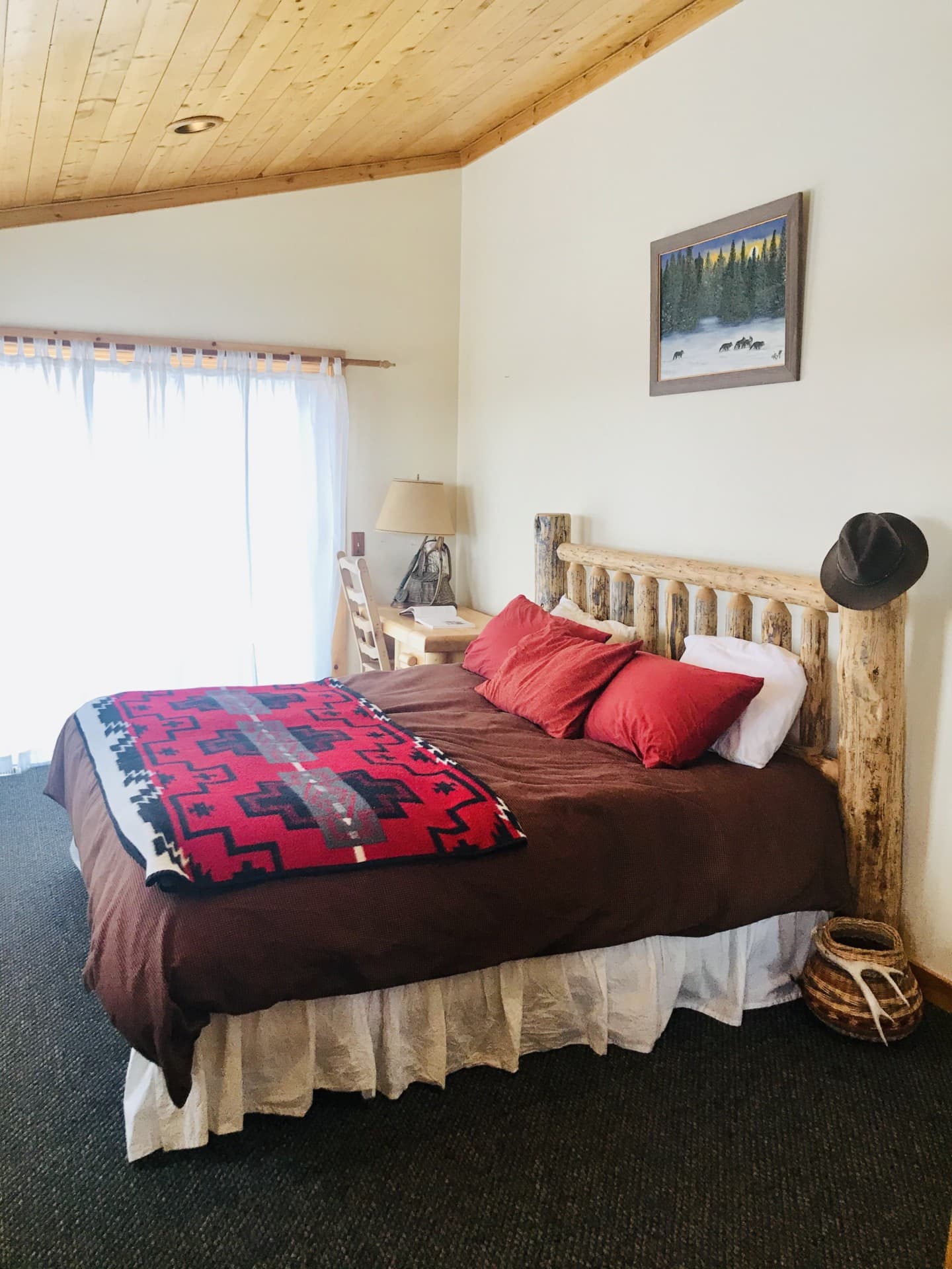 Bedroom Montana Pishkun Crazy Mountain Ranch