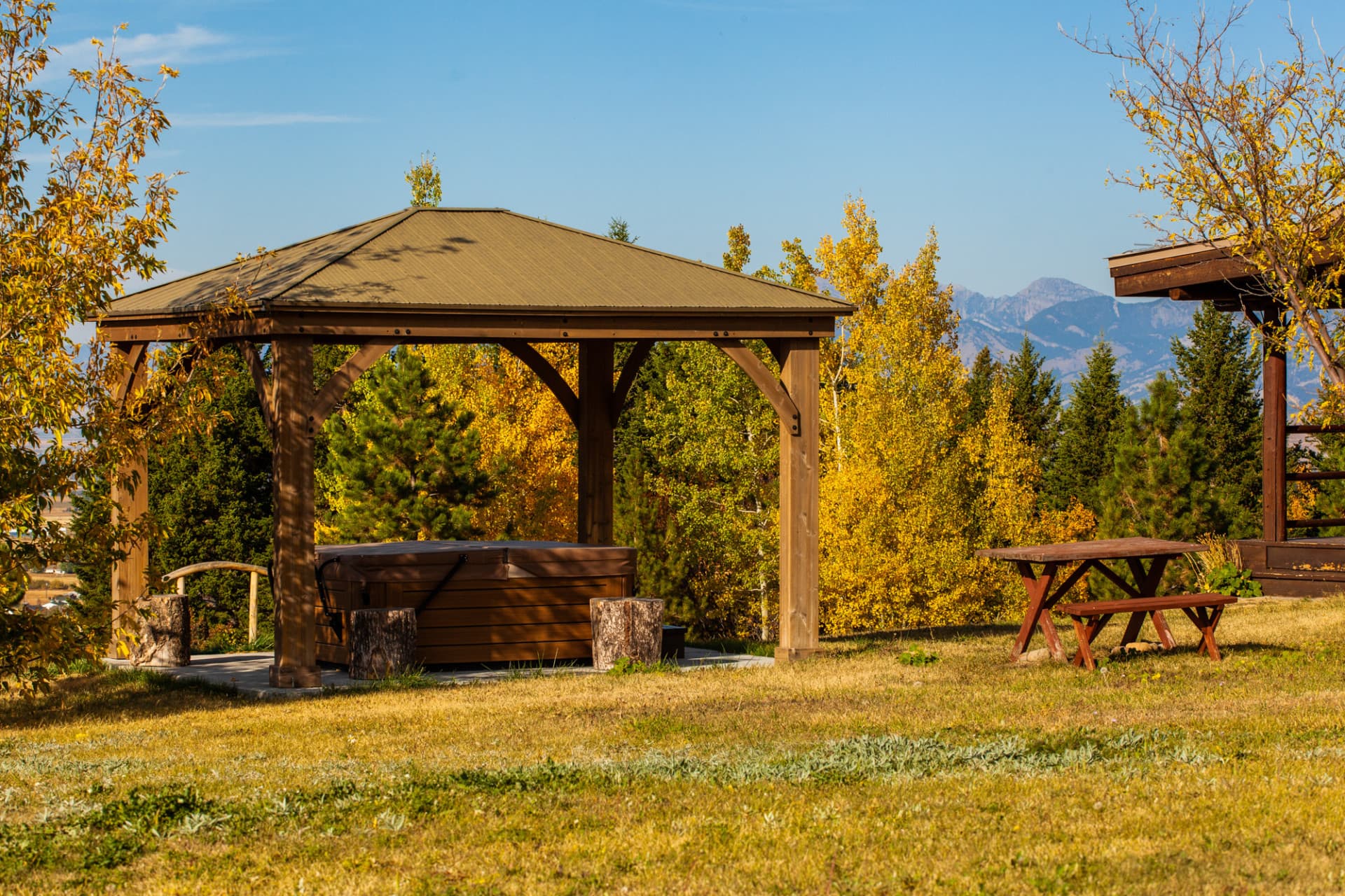 hot tub montana hyalite view ranch