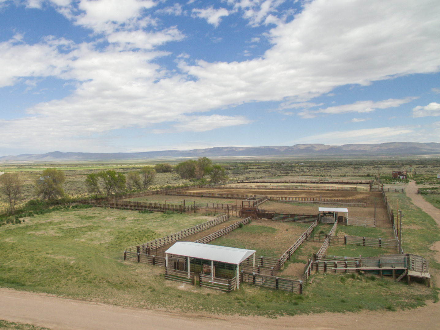 best working corrals covered chute nevada lucky 7 ranch