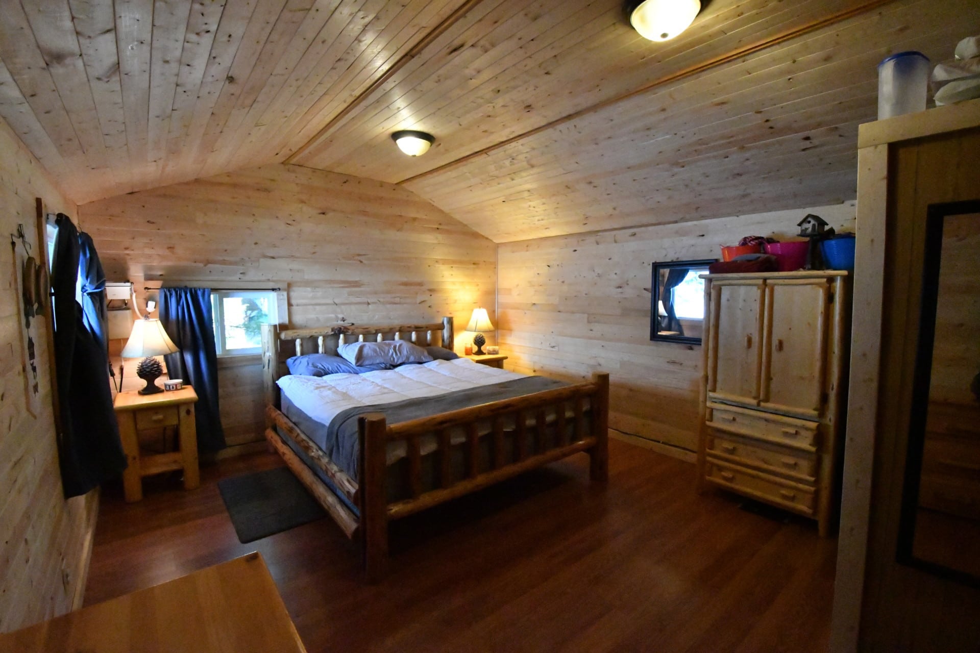 Bedroom Alaska Ravencroft