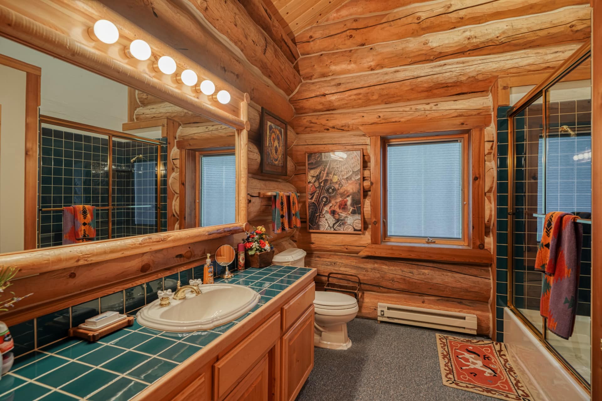 Guest bath main Cabin IdahoSlash E Ranch