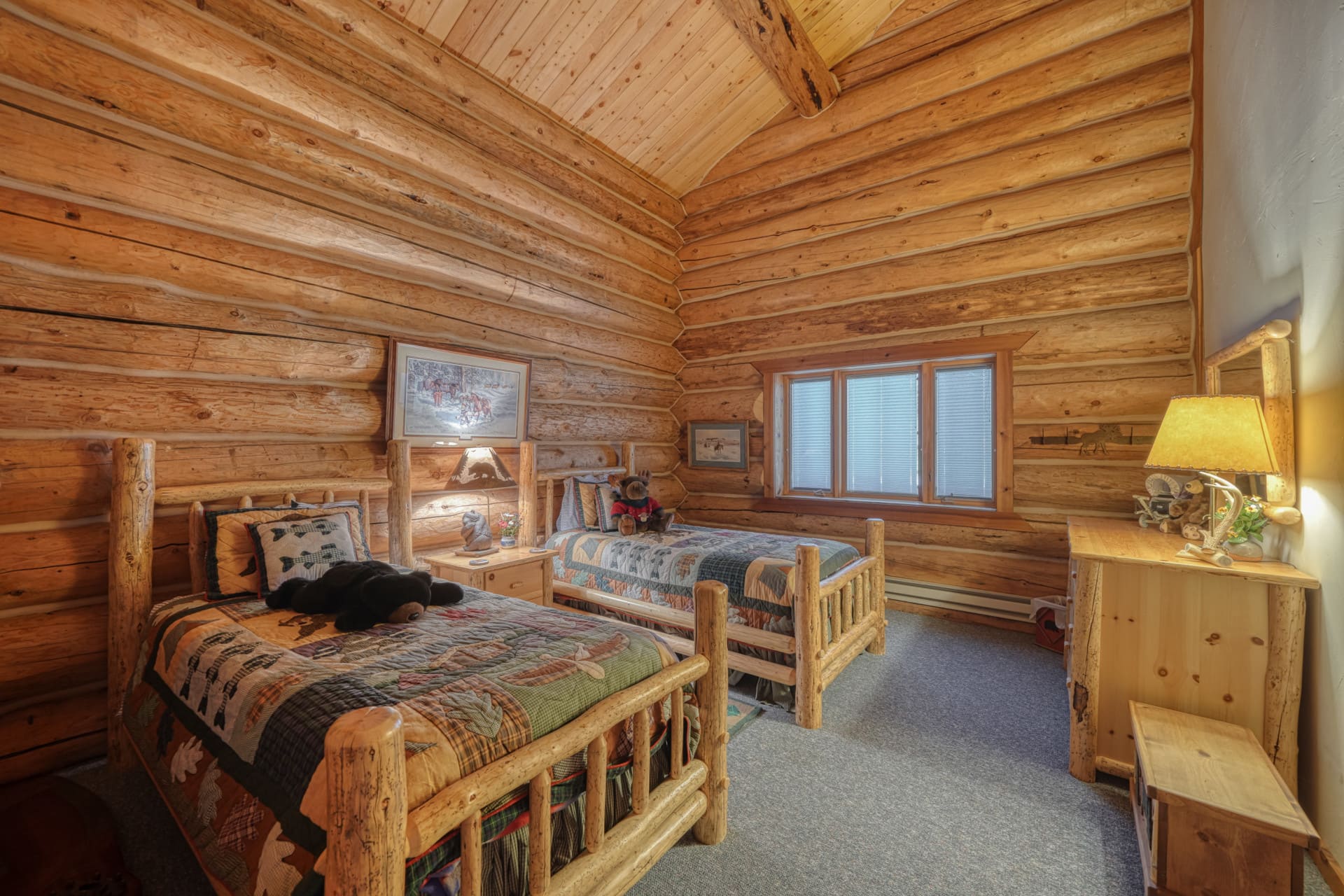 Guest room amin cabin Idaho Slash E Ranch