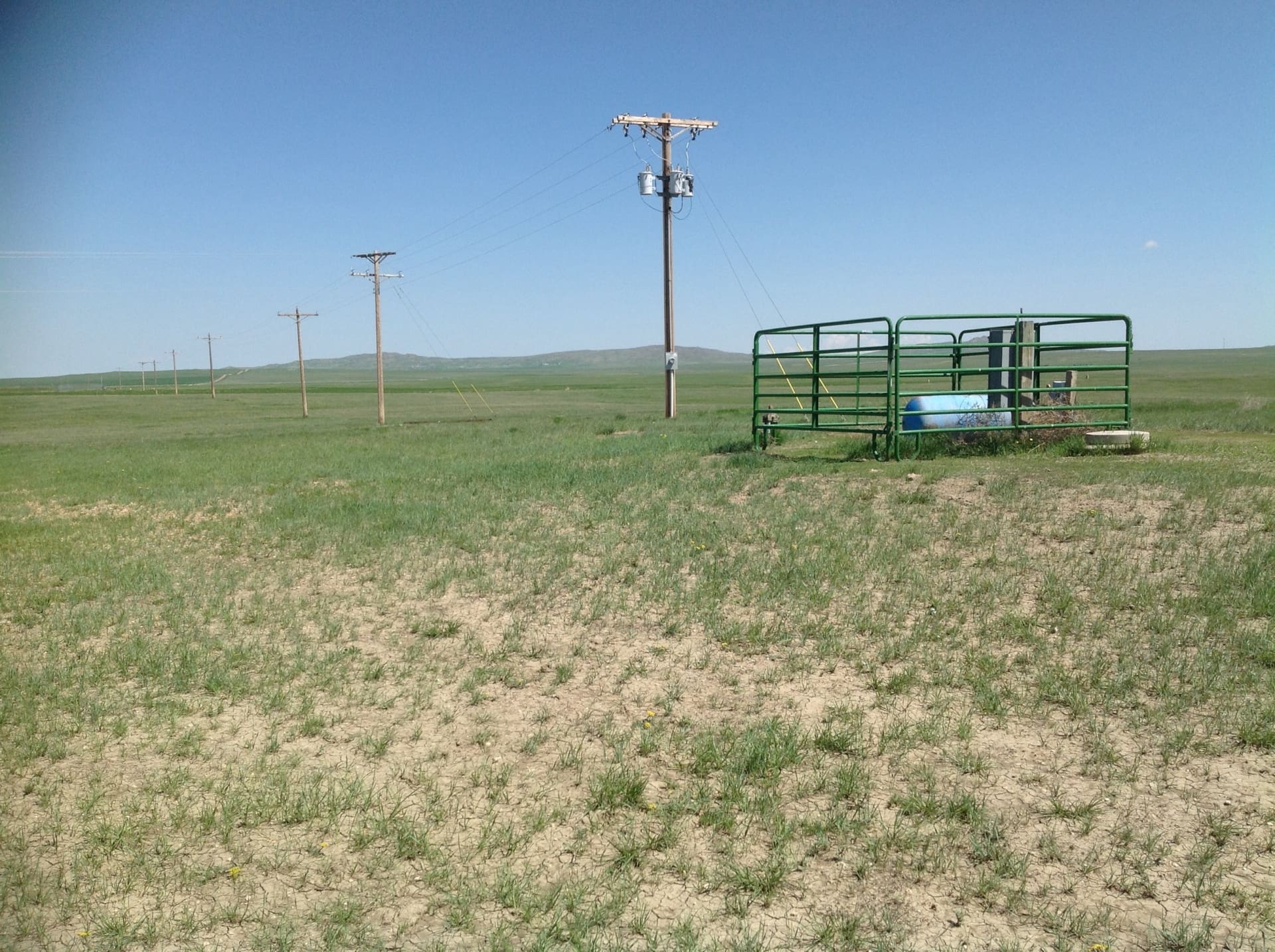 fence south dakota northern plains grassland and cattle ranch