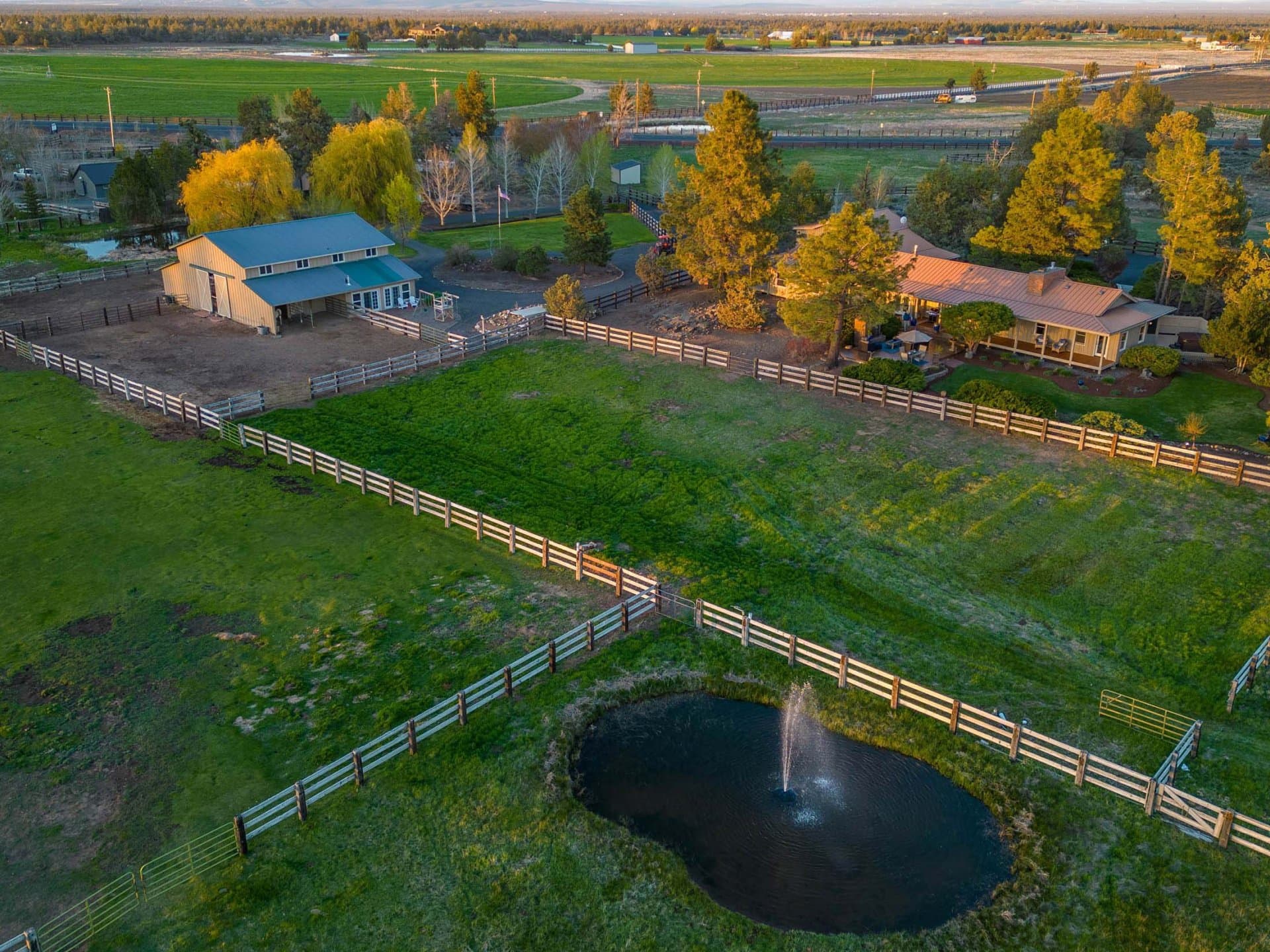 Pond House Barn oregon redhawk ranch