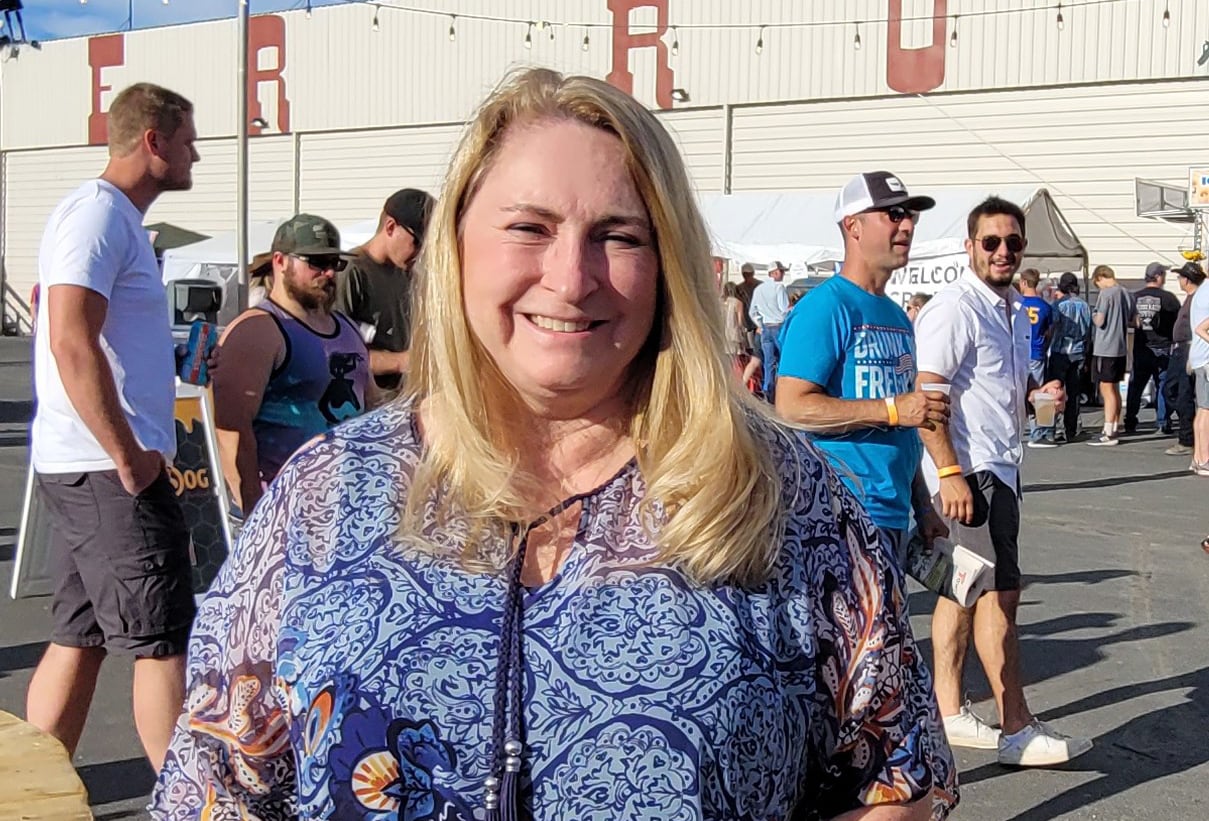 tracy barber assistant oregon at event