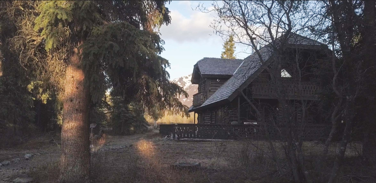 Wood River Lodge | Denali Alaska | Fay Ranches