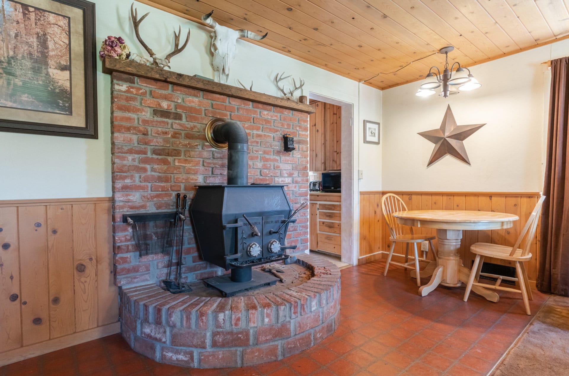 bunkhouse wood fireplace washington chewack river ranch