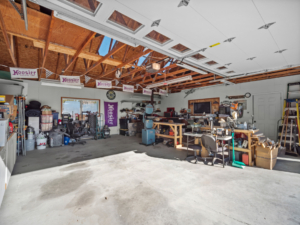 Garage Work Shop Washington Lake Roosevelt Retreat