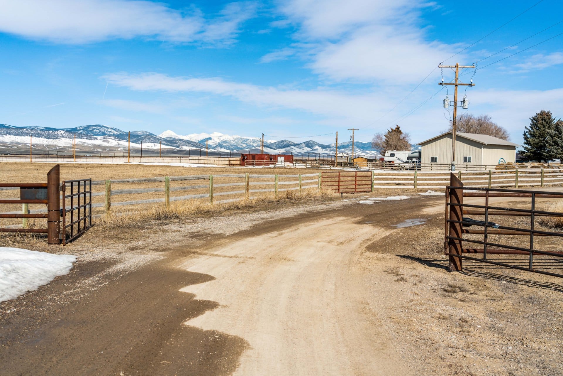 gated entrance montana beaverhead valley's 2w ranch