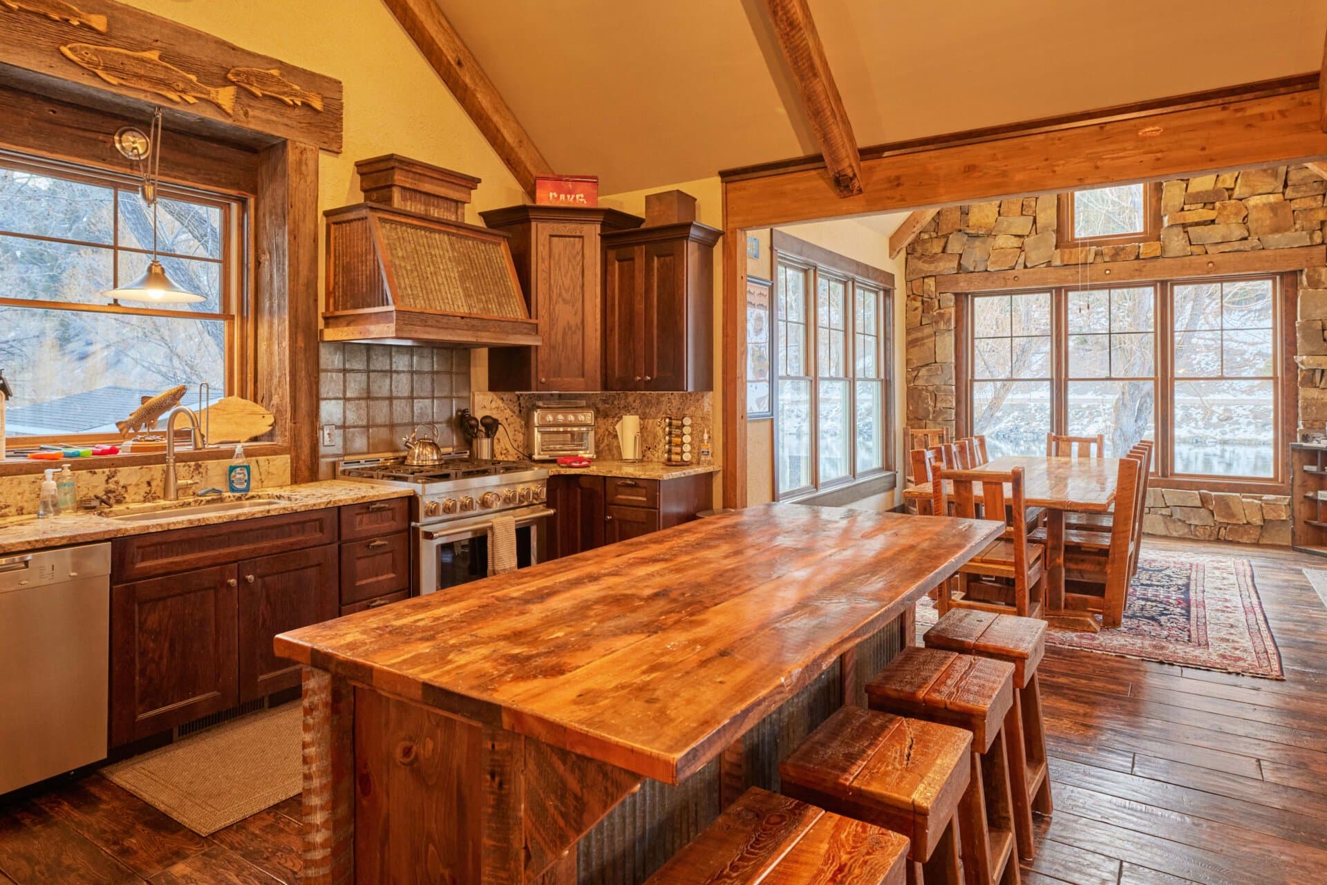 Kitchen dining Montana Flatwater Lodge