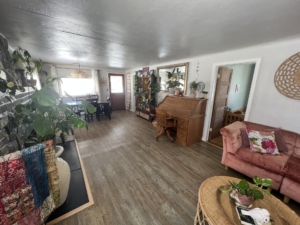 living room dining room montana beartooth overlook