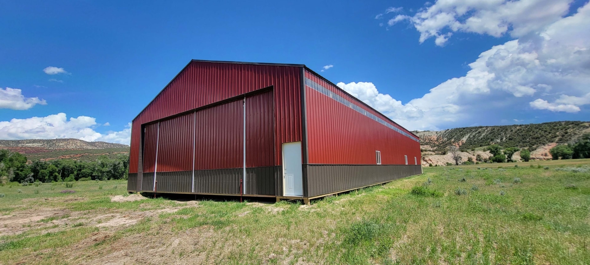 private hangar for sale wyoming thieves den ranch