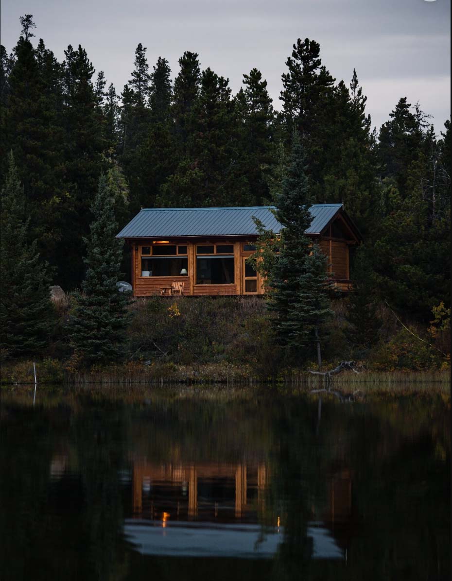 bens bunk house bc canada eye of the grizzly luxury retreat