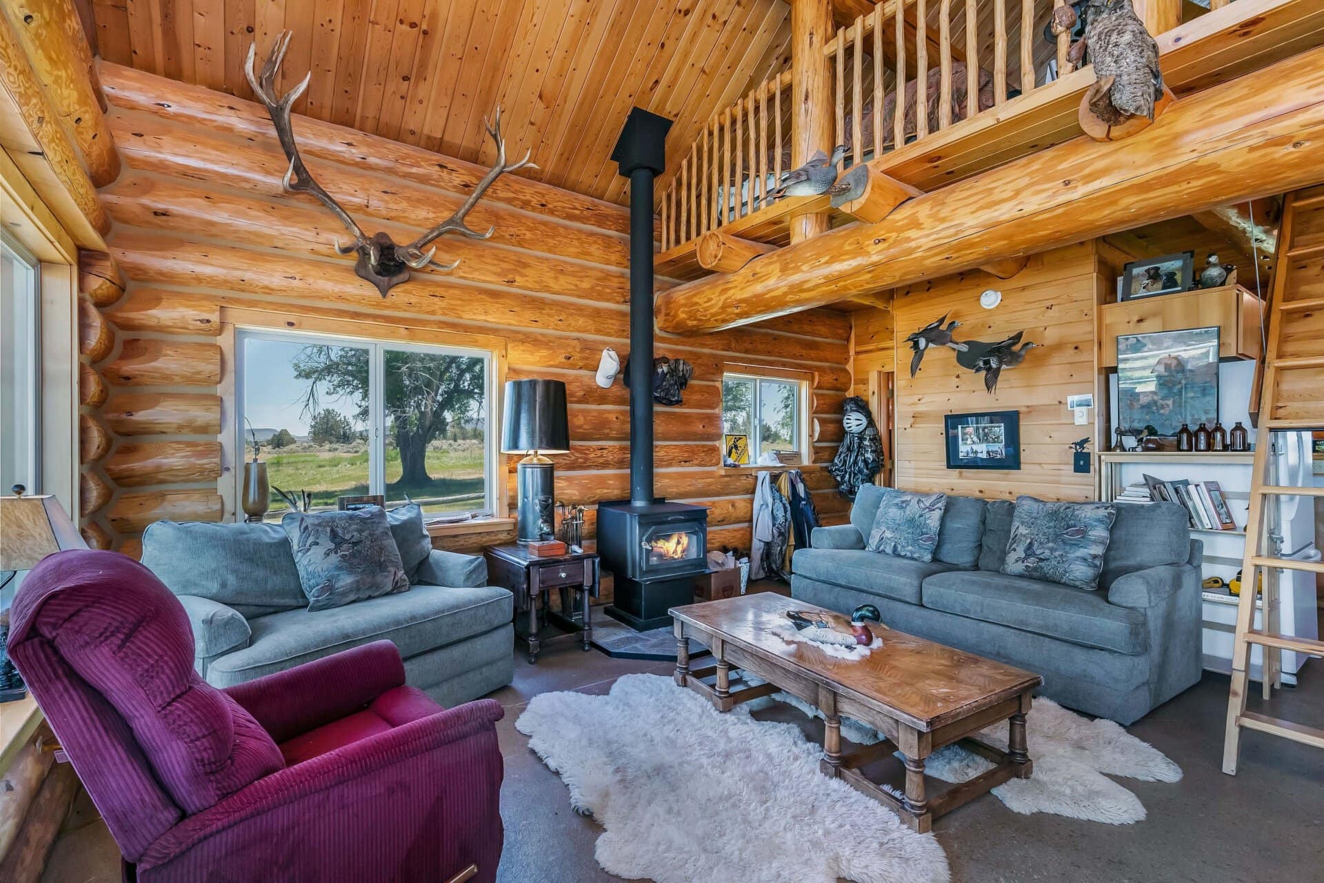 cabin living room oregon houston lake ranch