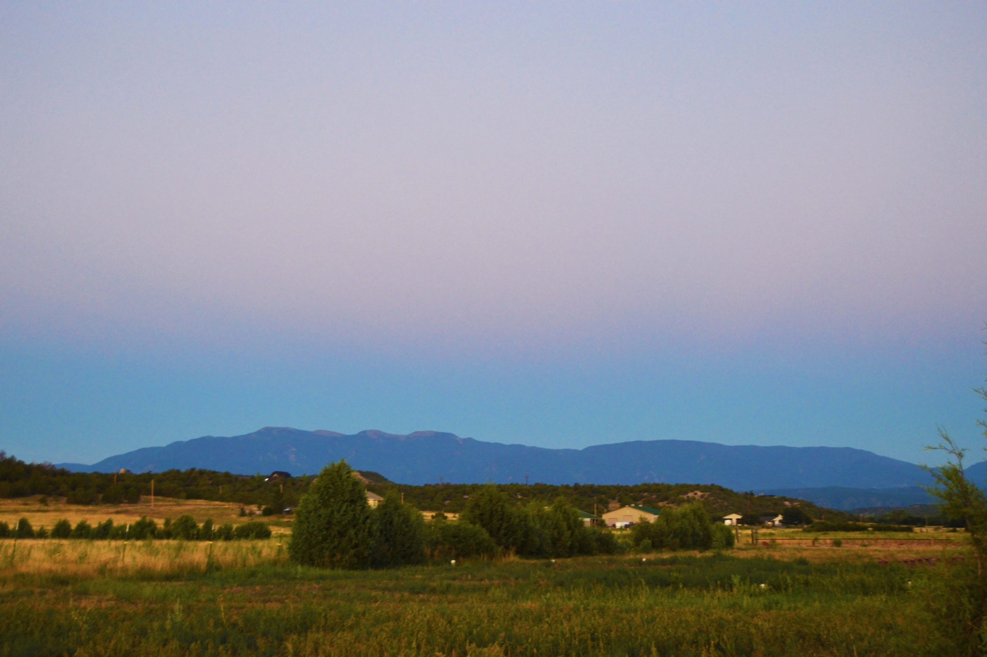 morning sky over greenhorn mountain colorado zoes ranch