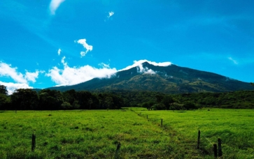three-compelling-reasons-to-invest-in-costa-rica-featured