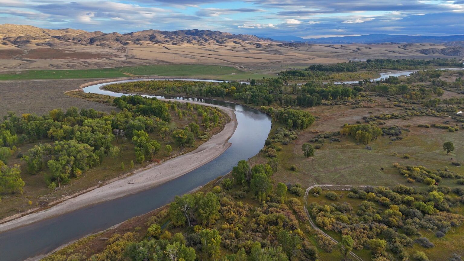 Jefferson River Legacy Ranch | Three Forks Montana | Fay Ranches