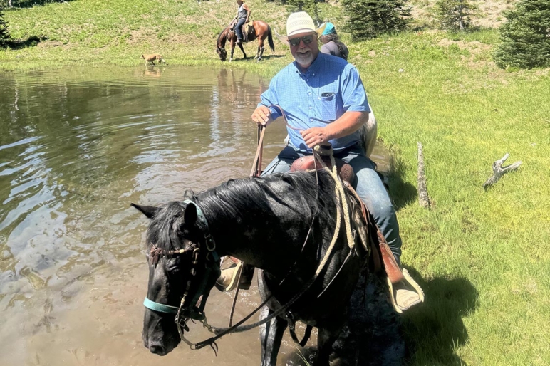 ryan deskins managing broker washington horse in water