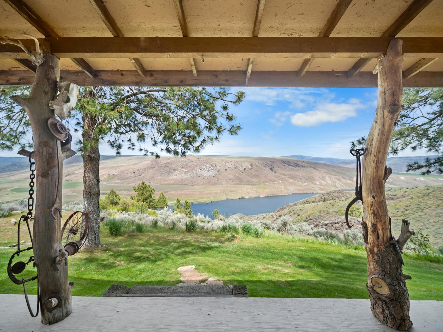 Whiskey Ridge Ranch Whiskey Ridge on the Columbia | Bridgeport Washington | Fay Ranches