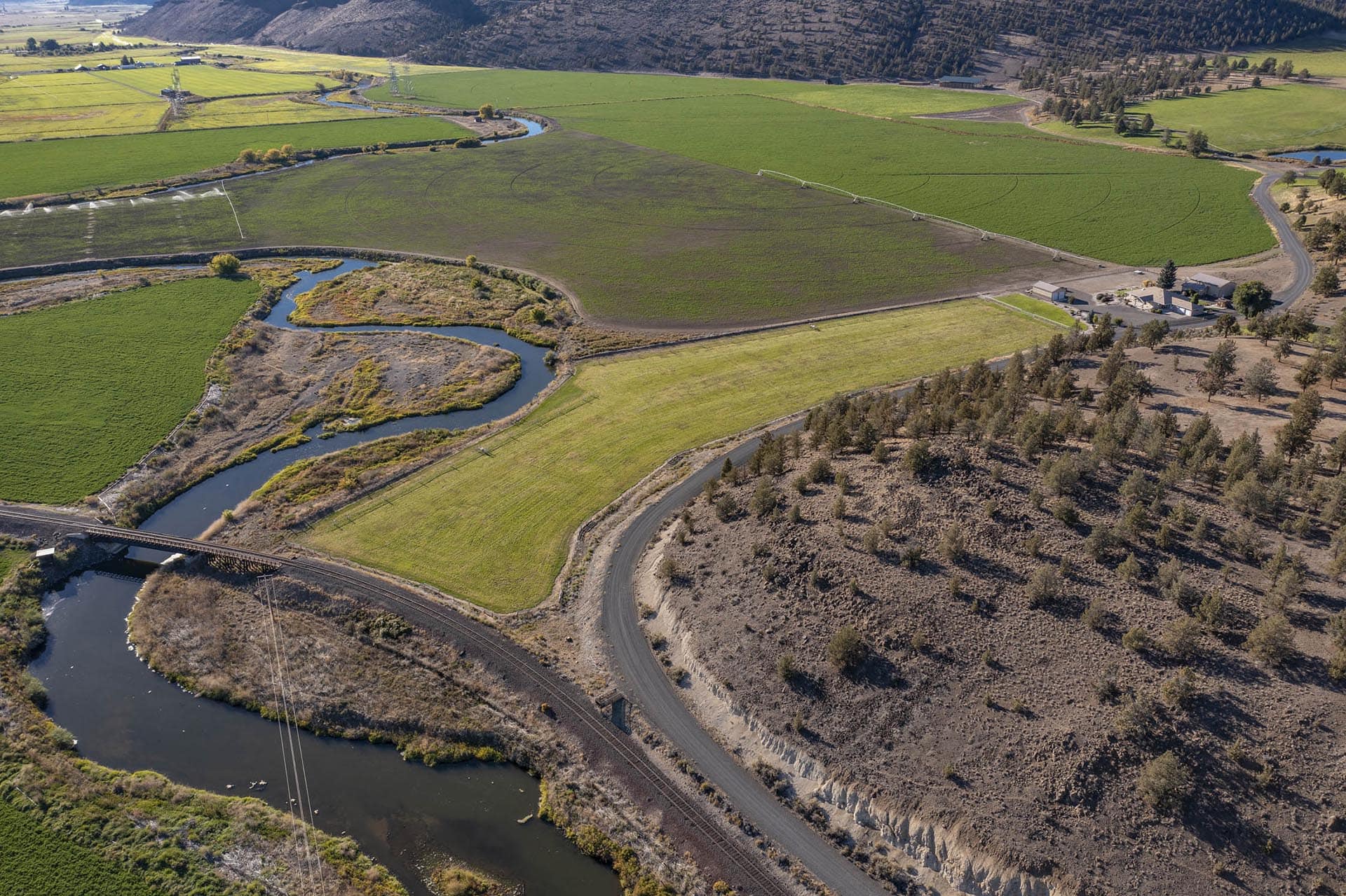 waterfront oregon king ranch on the crooked river