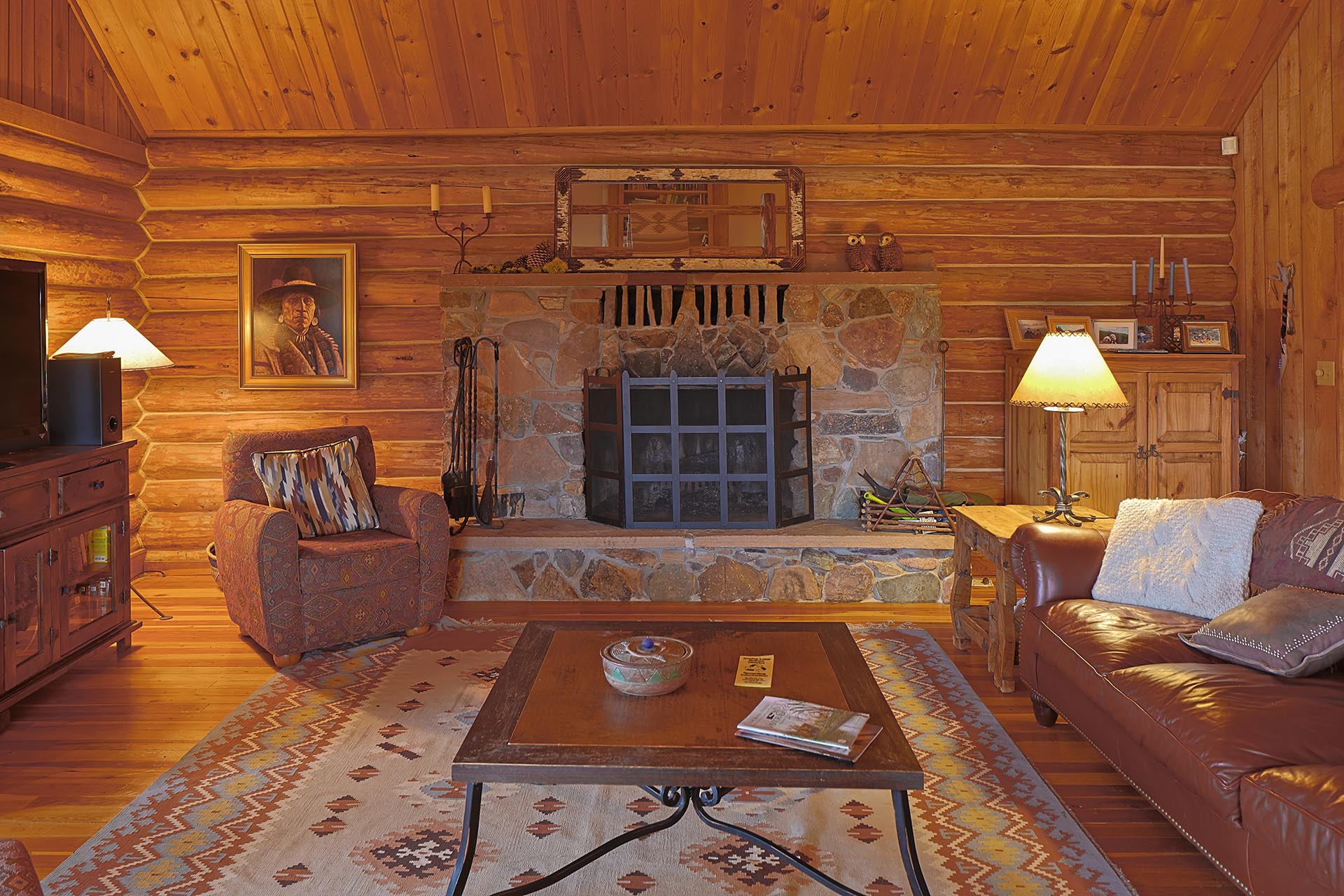 Cozy Room Montana Hanging J Ranch