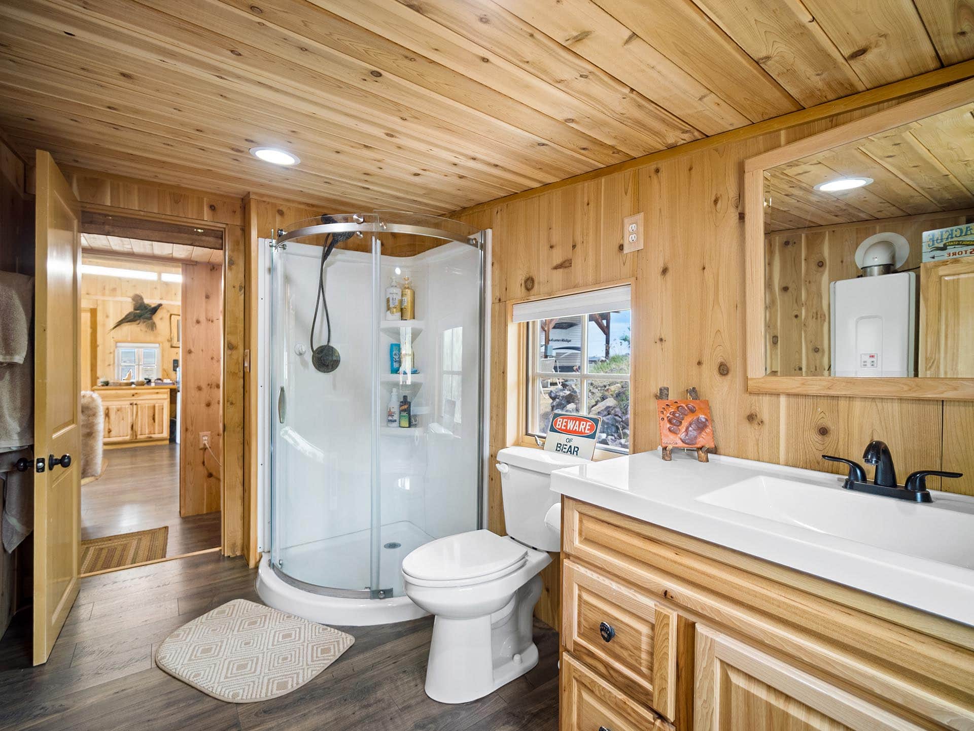 Cabin Bathroom Rilette Springs on the Columbia