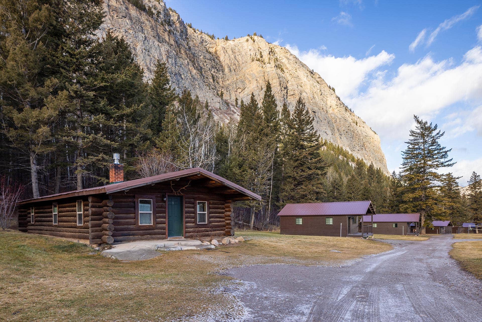 Log Cabins Montana Sun Canyon Lodge