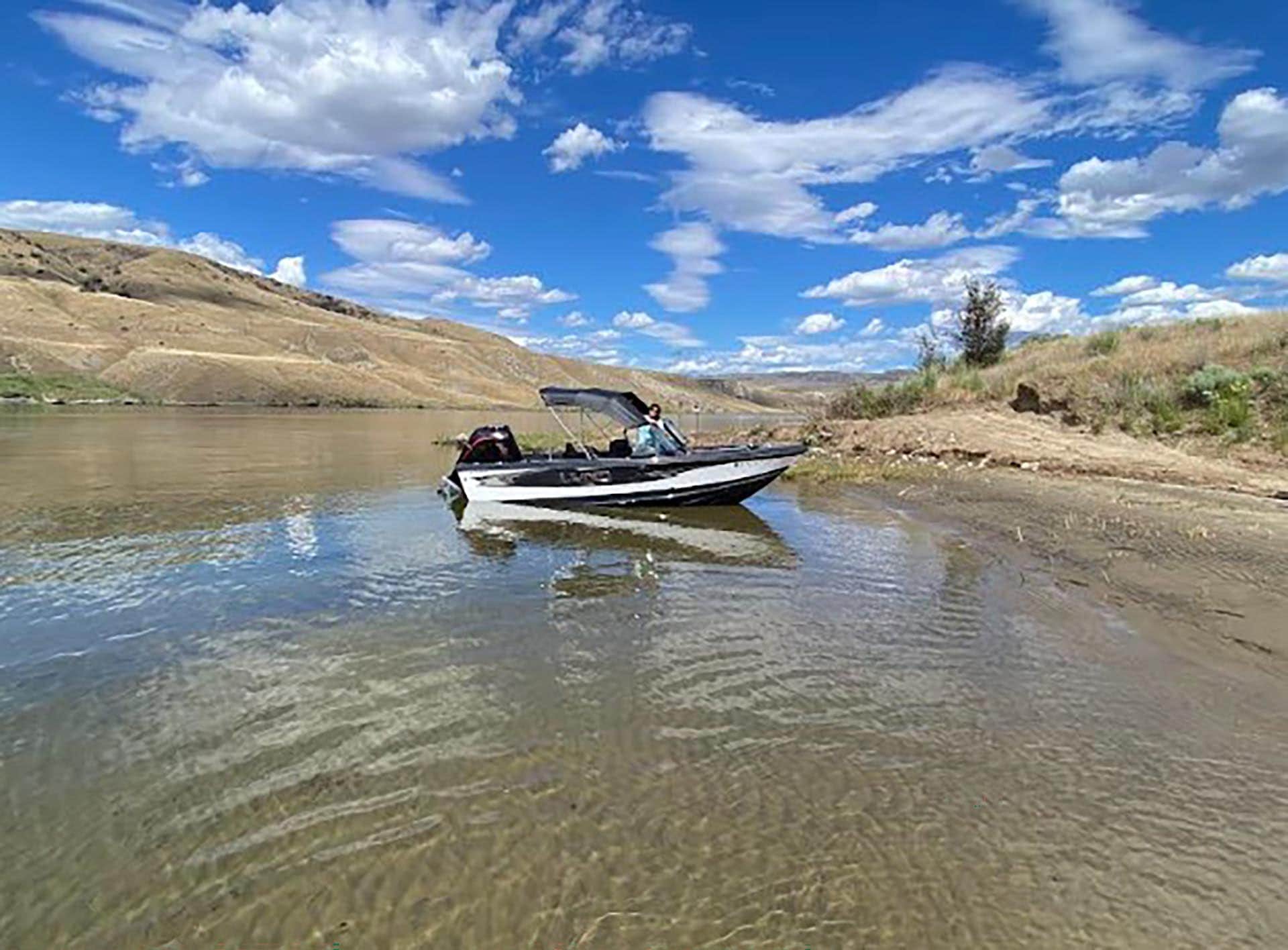 Salz Boat Beach Washington Whiskey Ridge on the Columbia