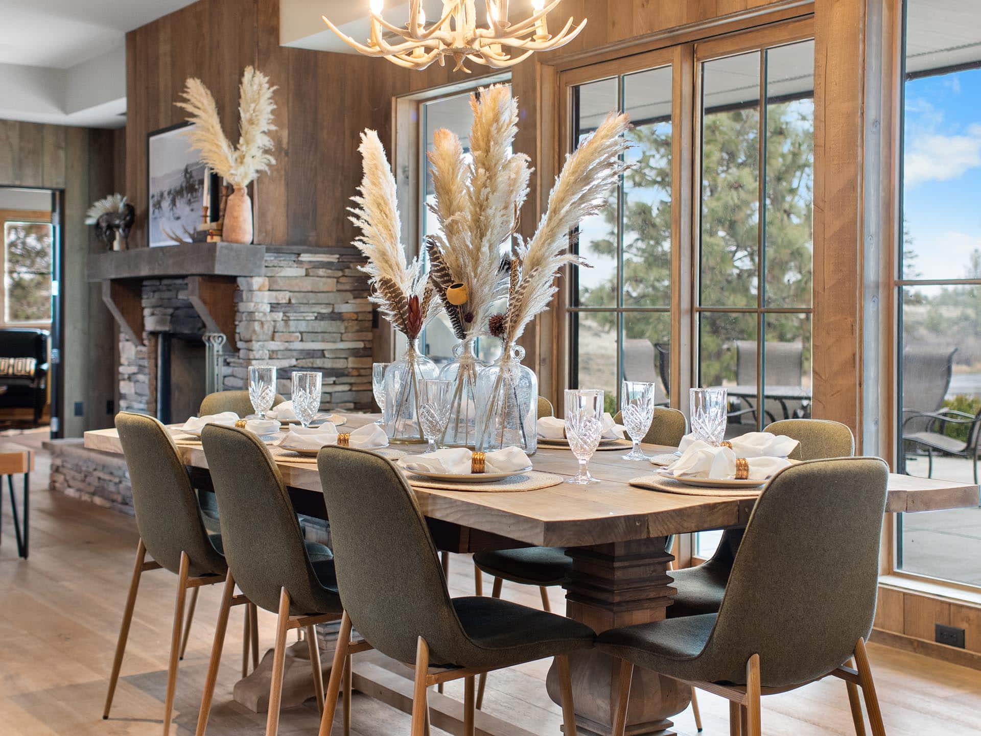 Feathered Dining Washington Stillwater Ranch