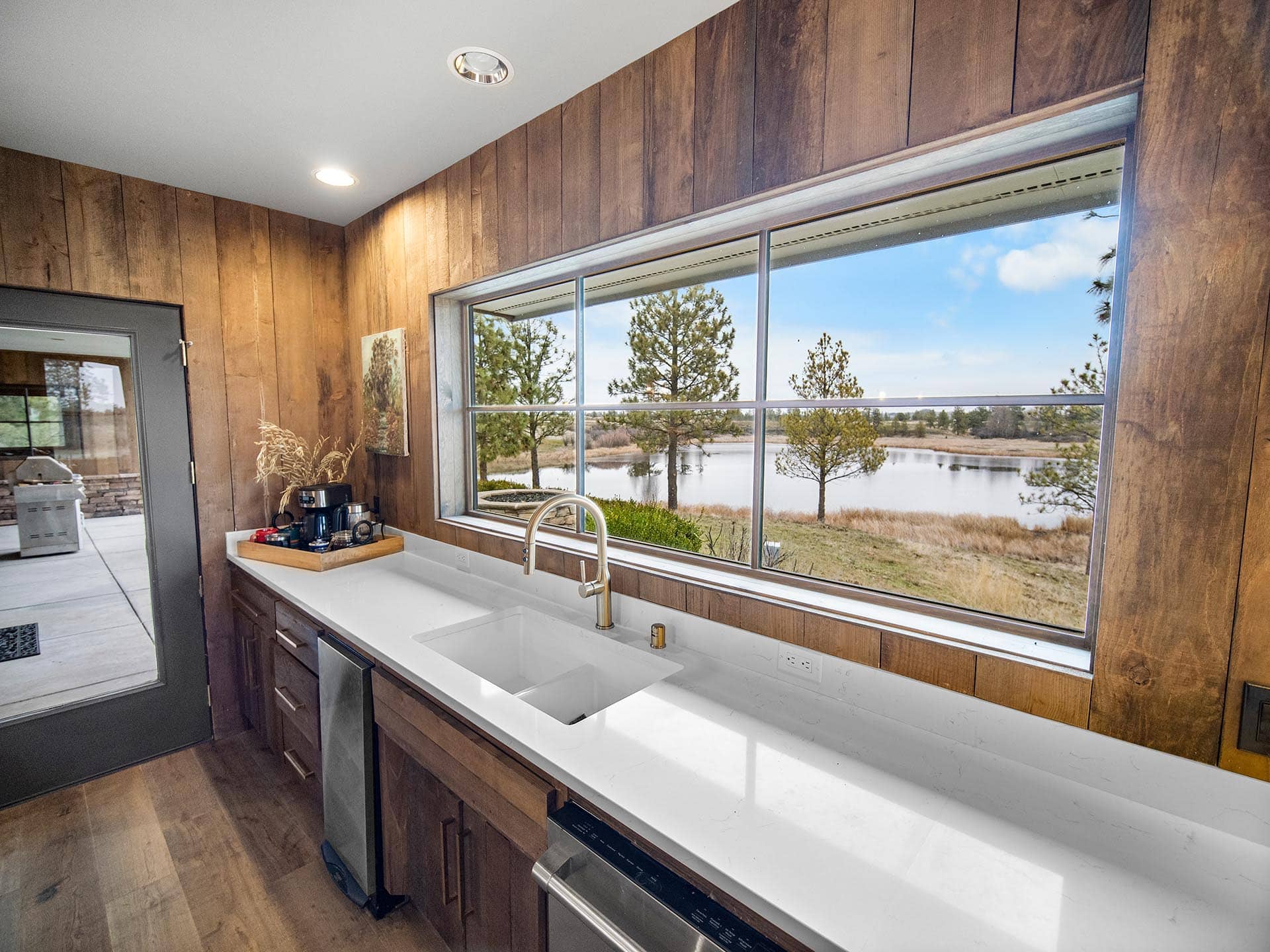 Kitchen Lake Views Washington Stillwater Ranch