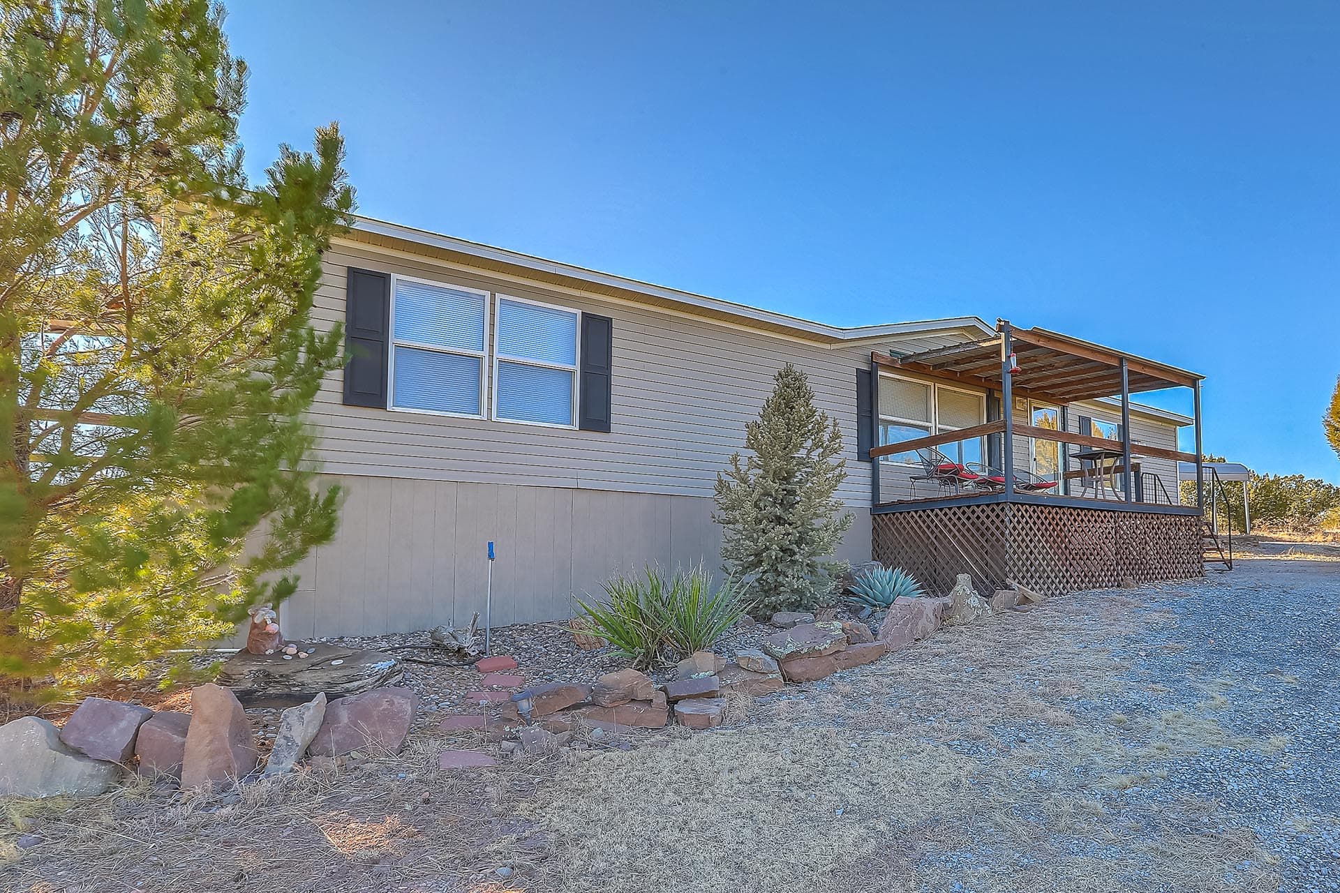 front of house new mexico rancho el patron