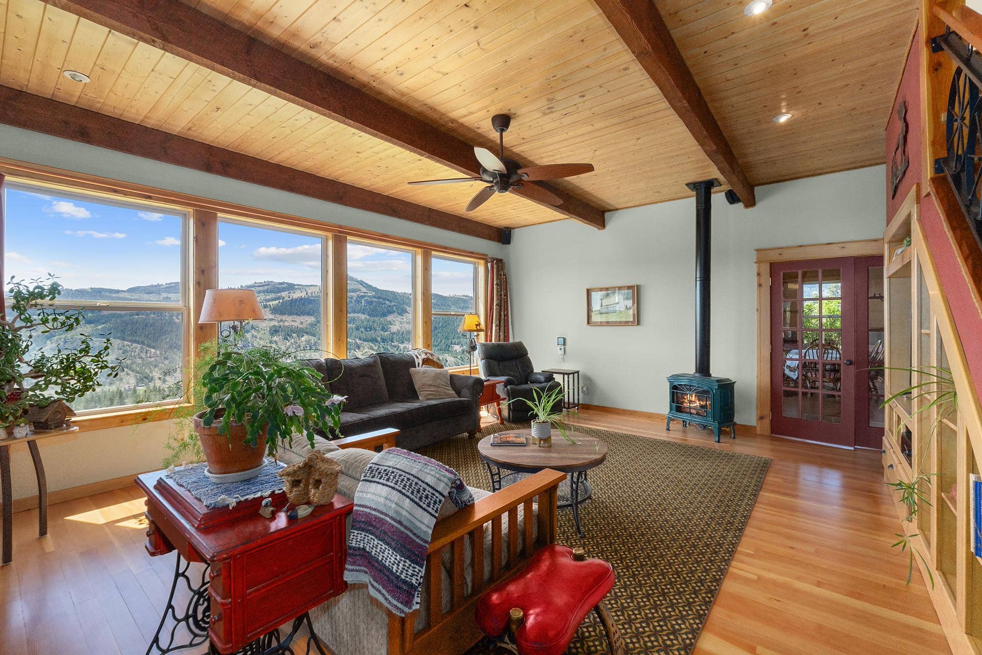 Fireplace Room Views Washington Lost Moose Ranch