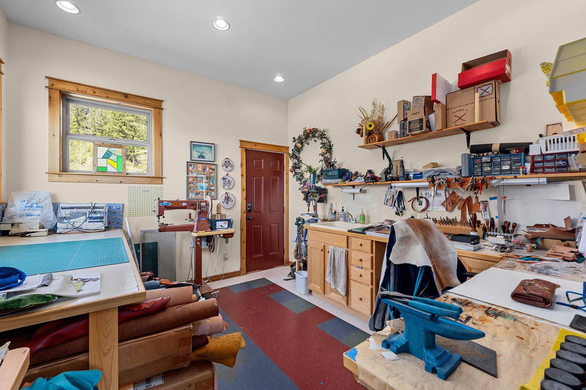 Hobby Room Washington Lost Moose Ranch