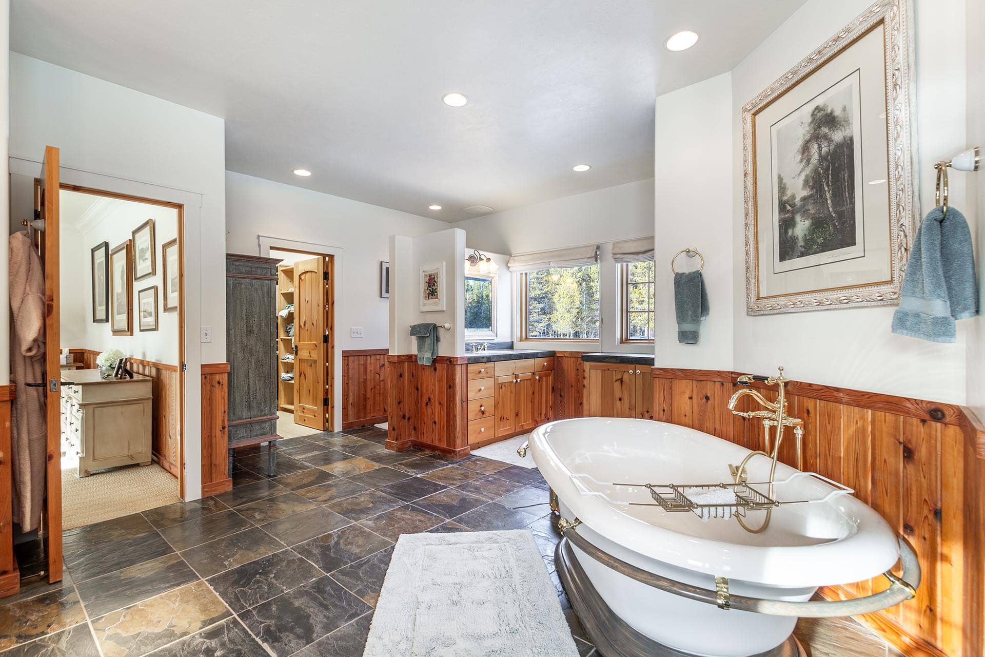 Huge Master Bathroom Idaho Island Park's Coho Reserve