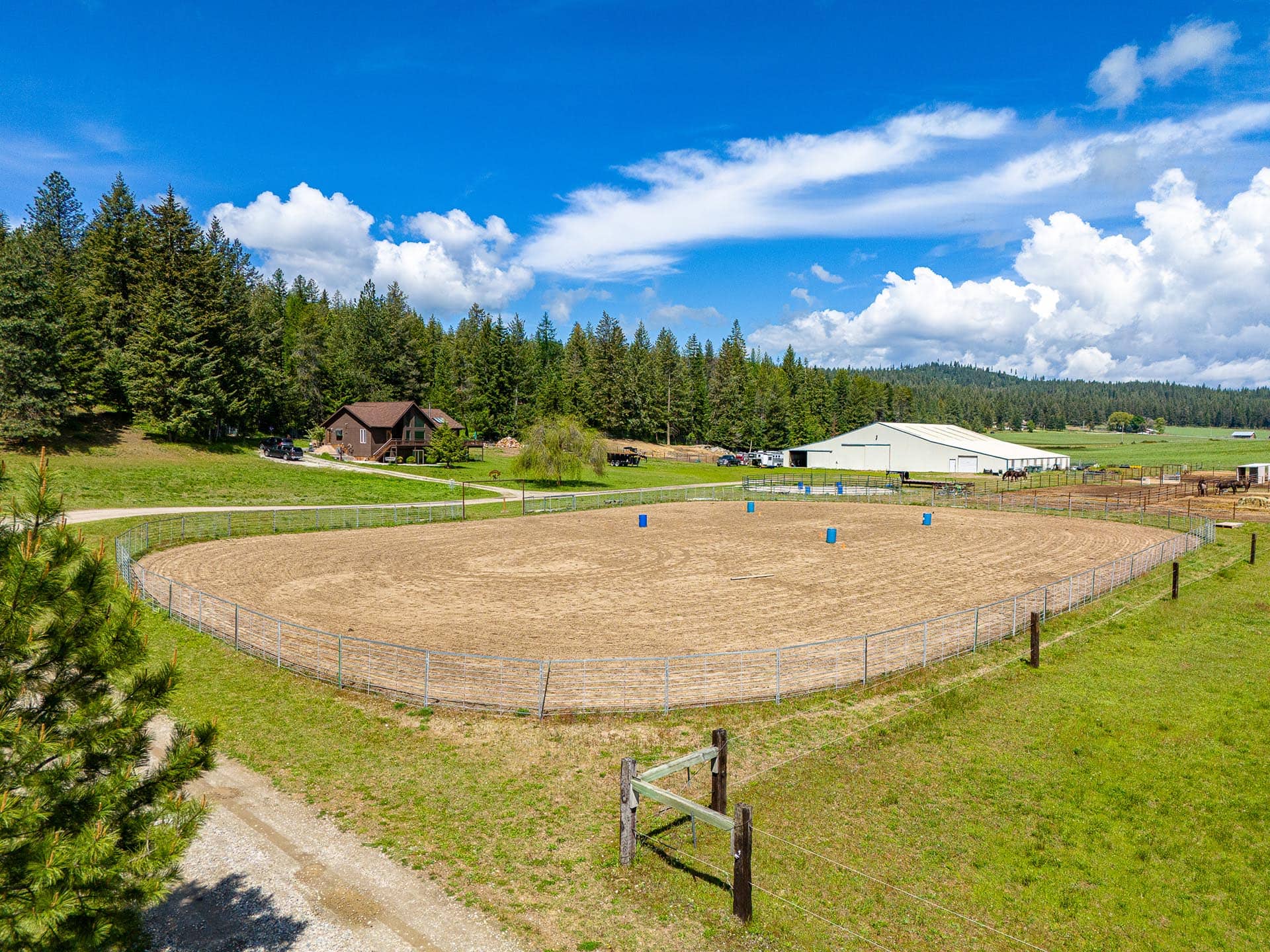 large outdoor arena eastern washington shadow ridge stable