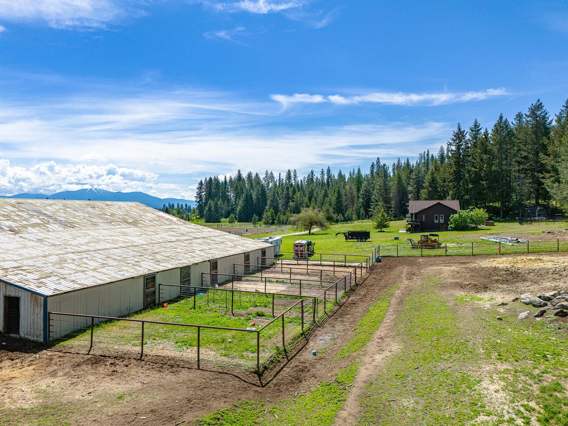 large outdoor runs eastern washington shadow ridge stable