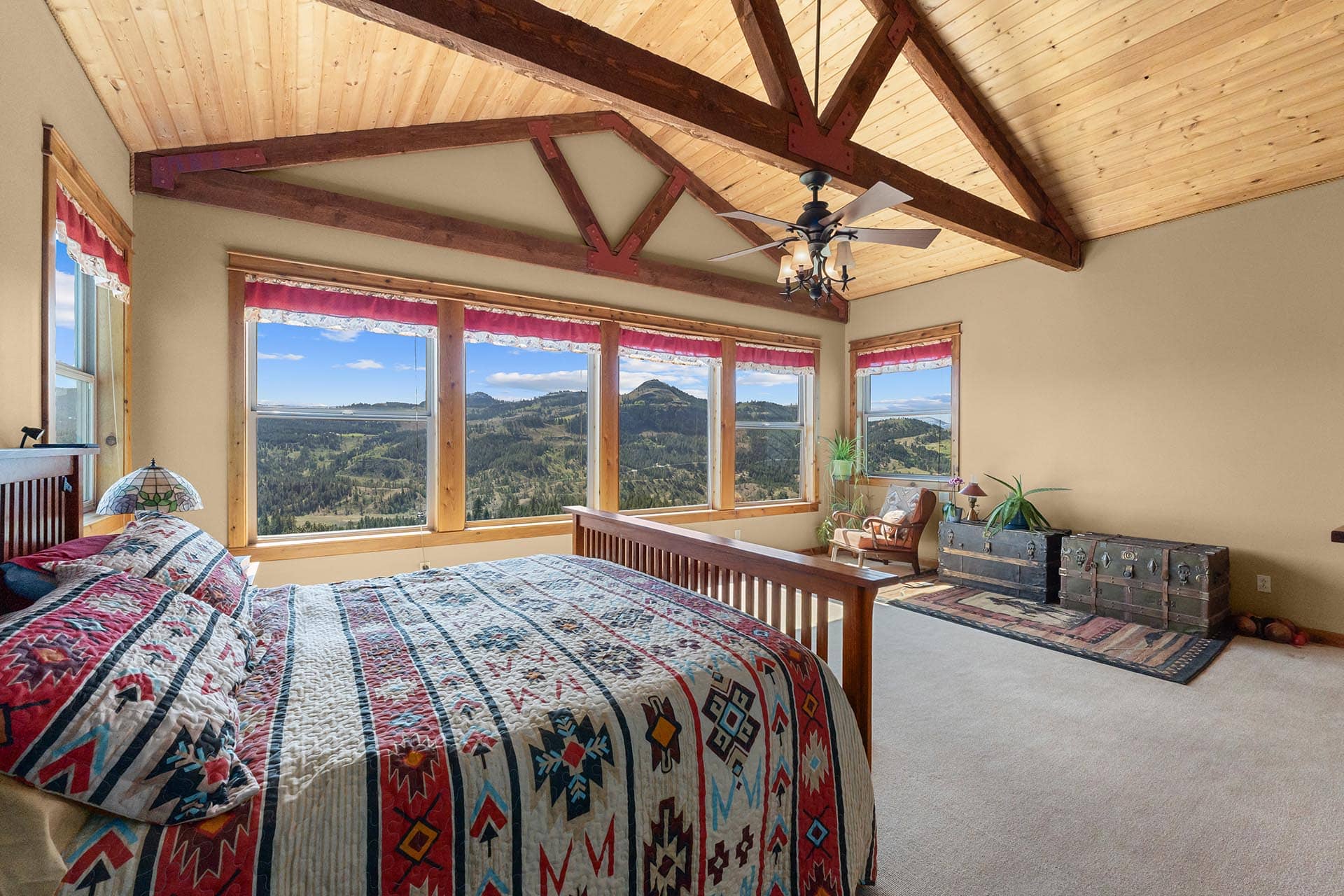 Master Bed Views Washington Lost Moose Ranch