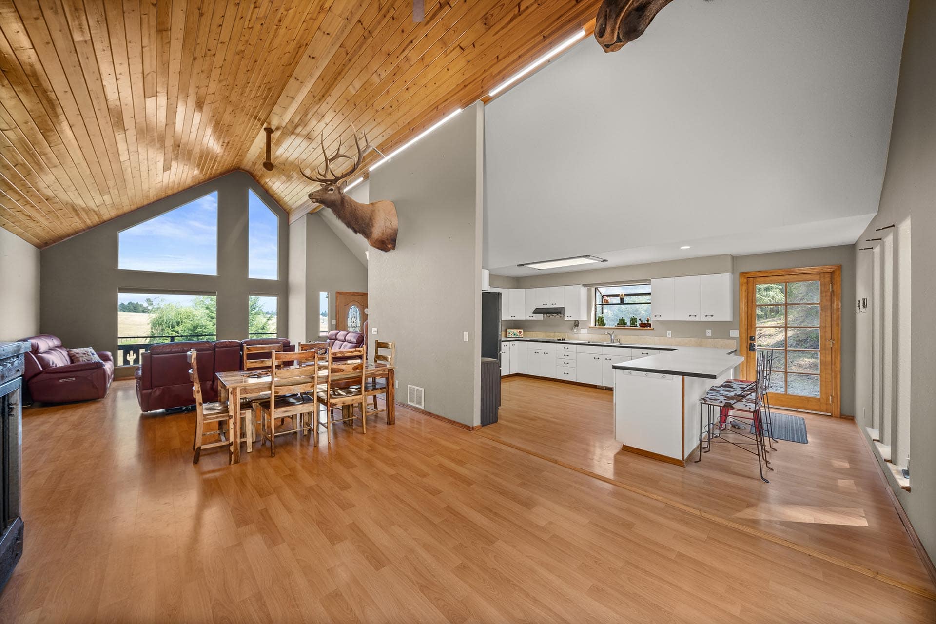 Ranch home with views Eastern Washington Shadow Ridge Stable