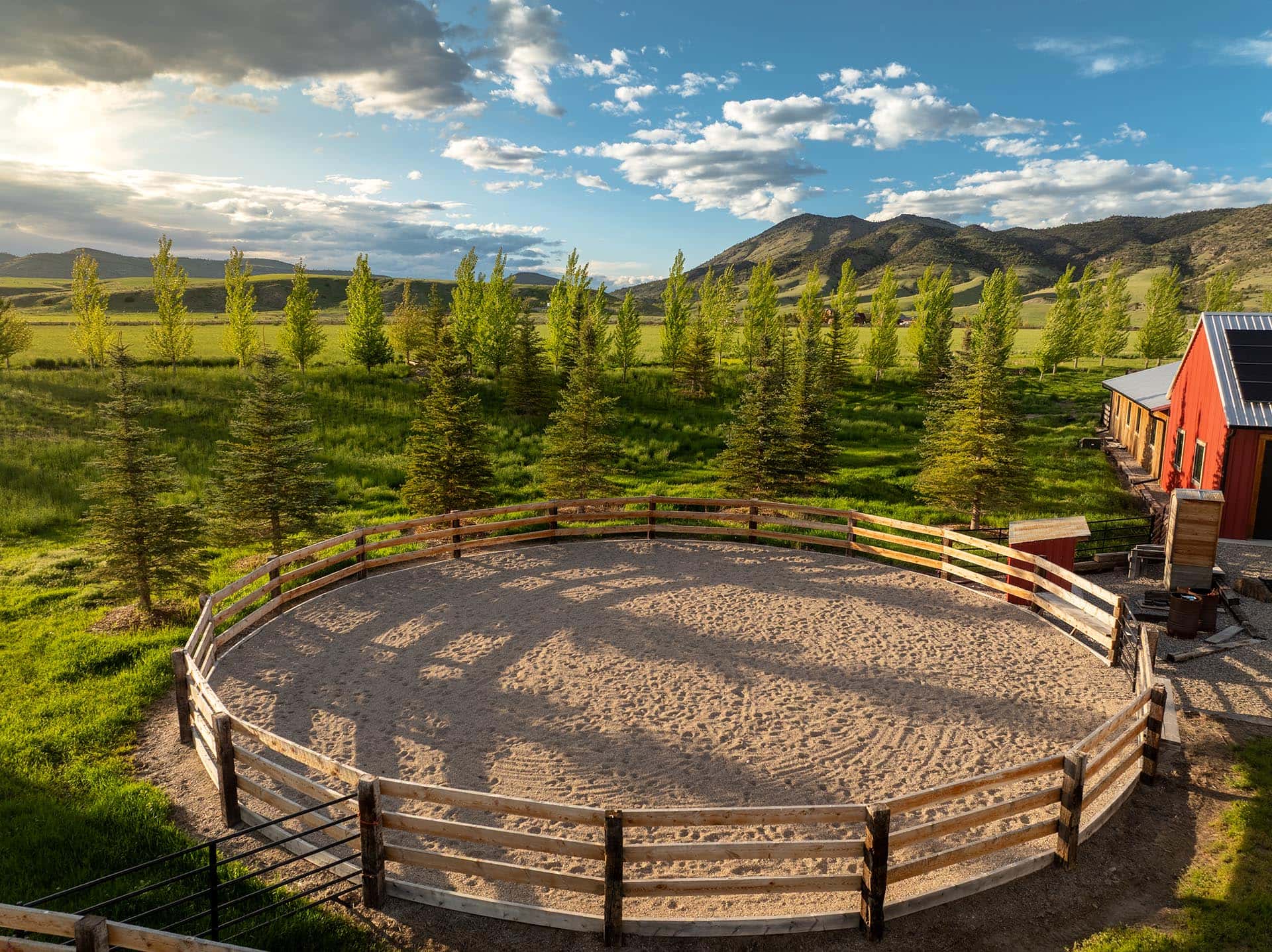 round pen area montana 1805 river ranch