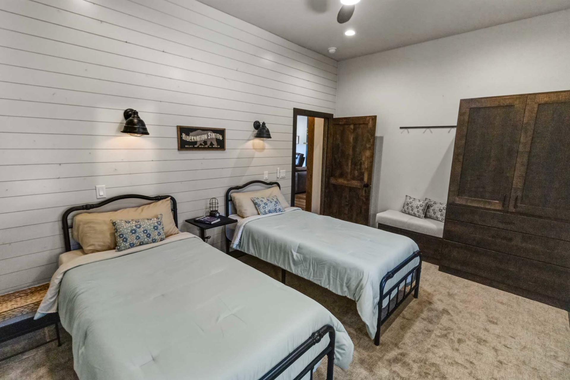 Big Sky Country Acreage For Sale Elk Ridge Wilderness Retreat