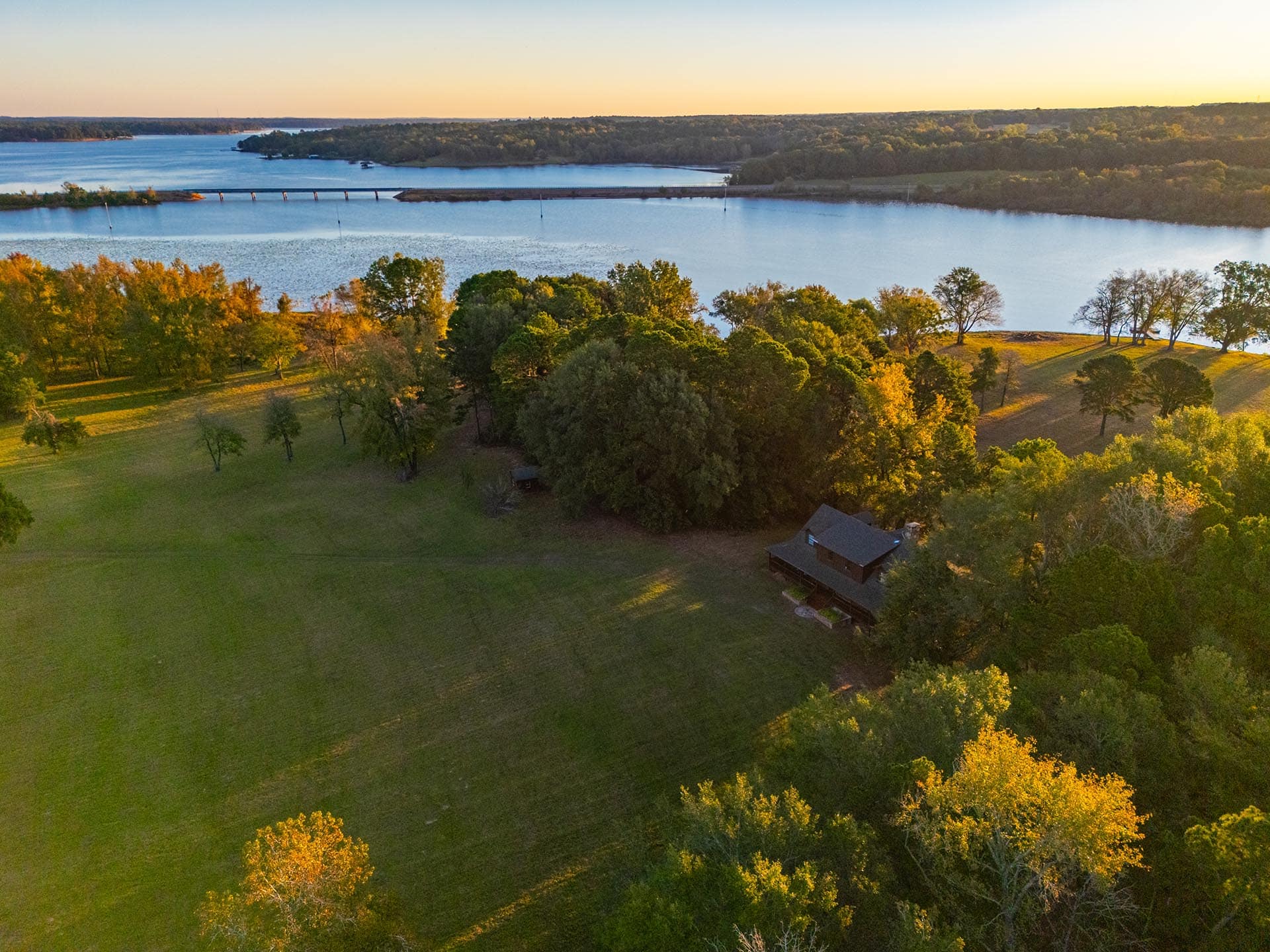 East Texas ranch investment property Red Barn Ranch on Lake Bob Sandlin