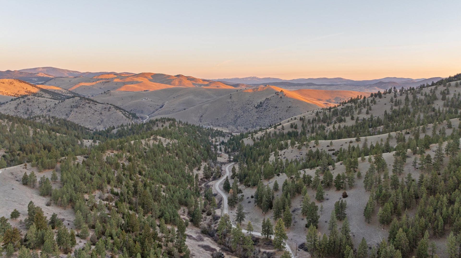 Montana Sunroom Home With Fireplace Elk Ridge Mountain Ranch