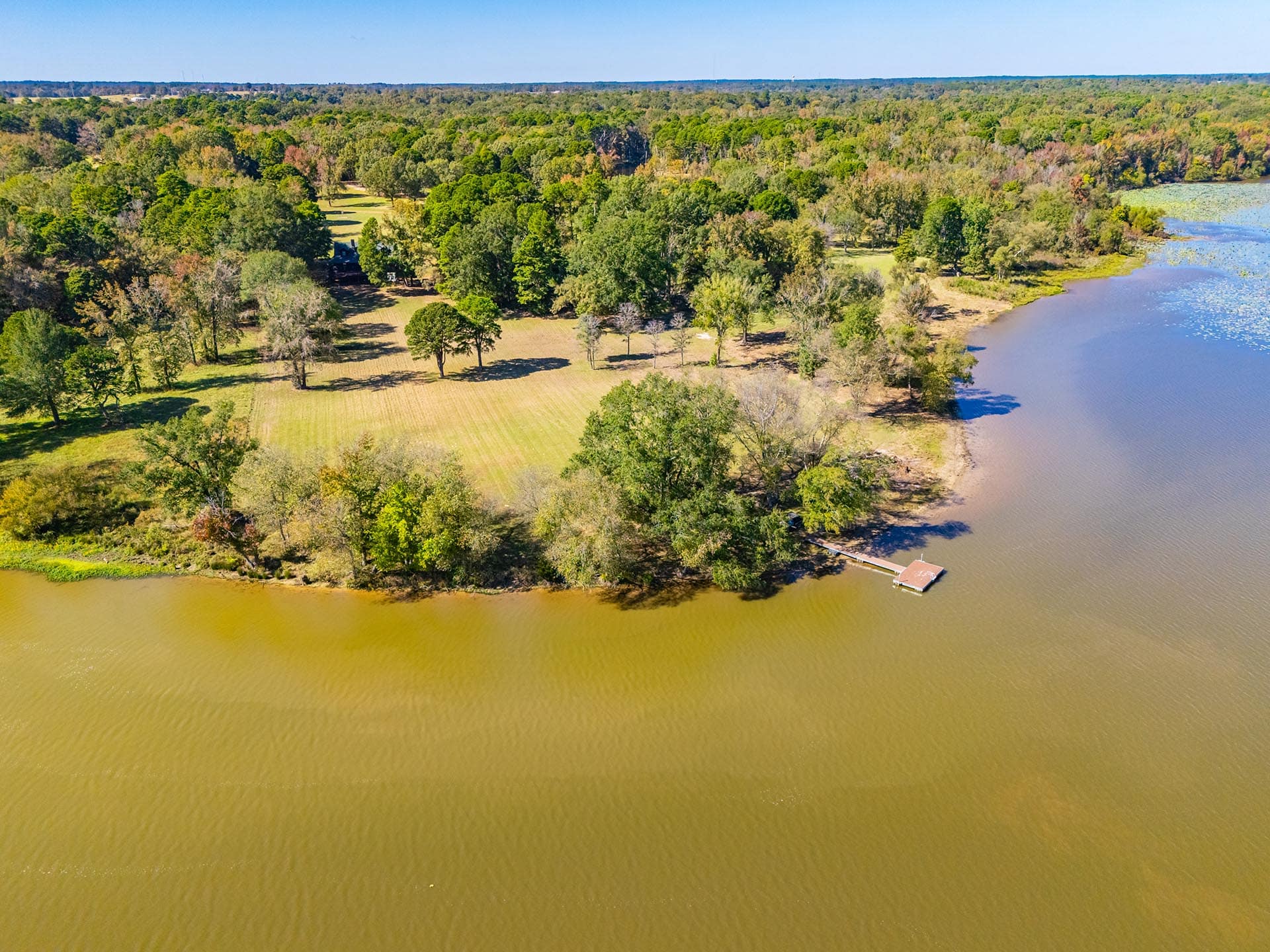Private East Texas lake ranch Red Barn Ranch on Lake Bob Sandlin
