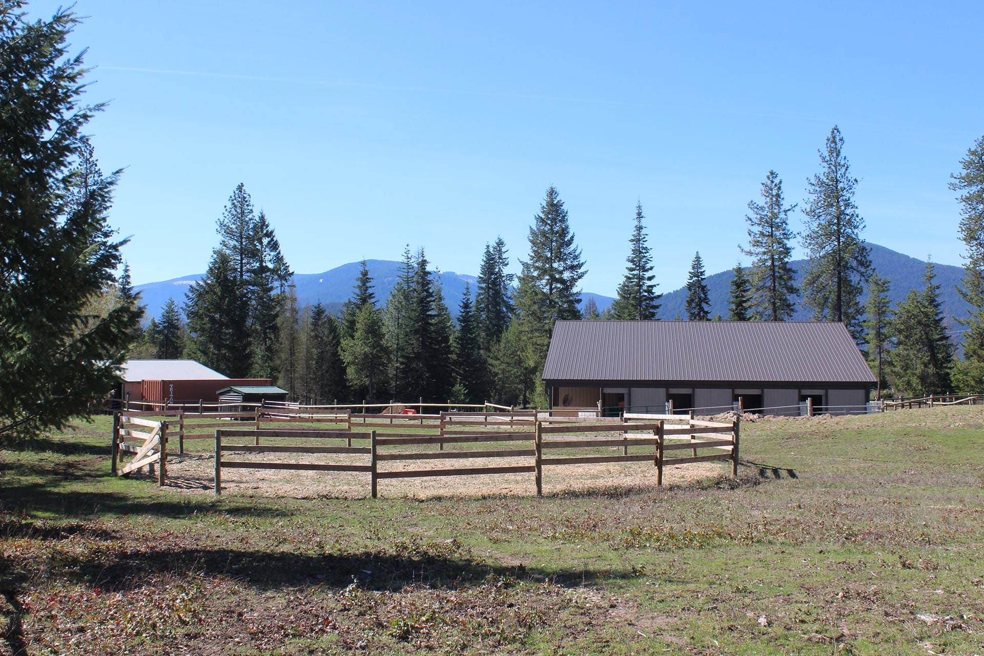 Round Pen and Barn Montana Cabinet Mountain Wilderness Retreat
