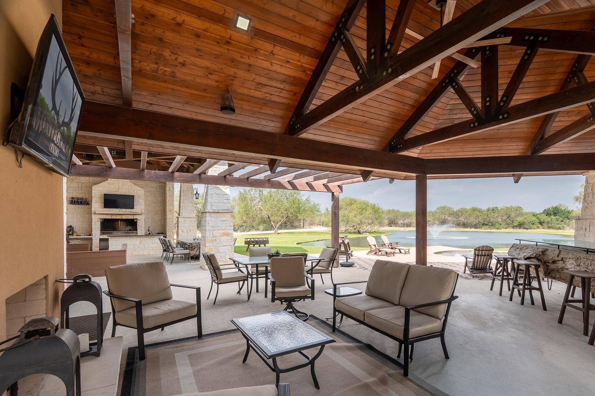 Texas ranch headquarters area El Monte Gringo Ranch